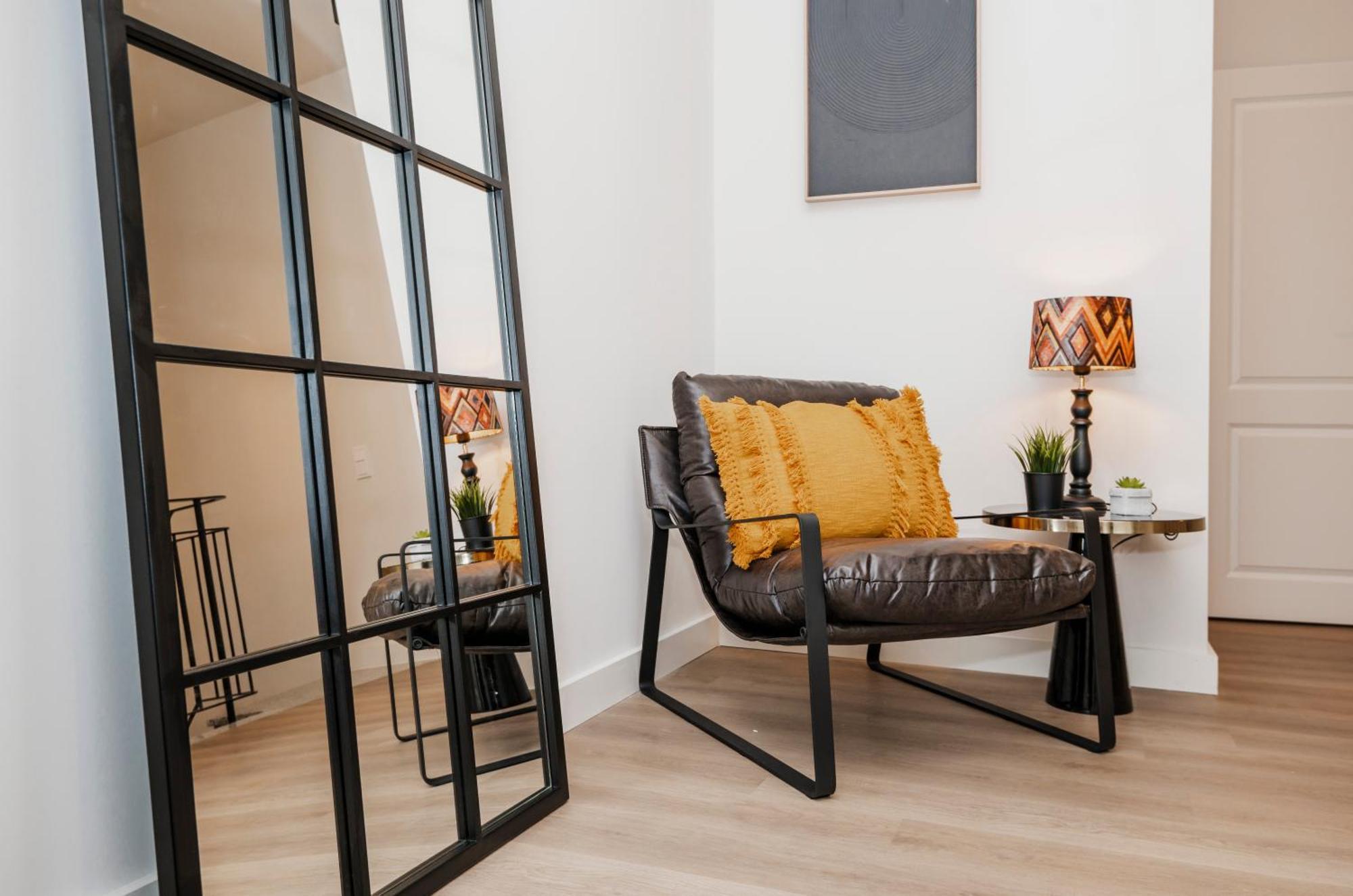 S331 - Luxurious Two Bedroom Duplex Apartment In Köln Eksteriør bilde